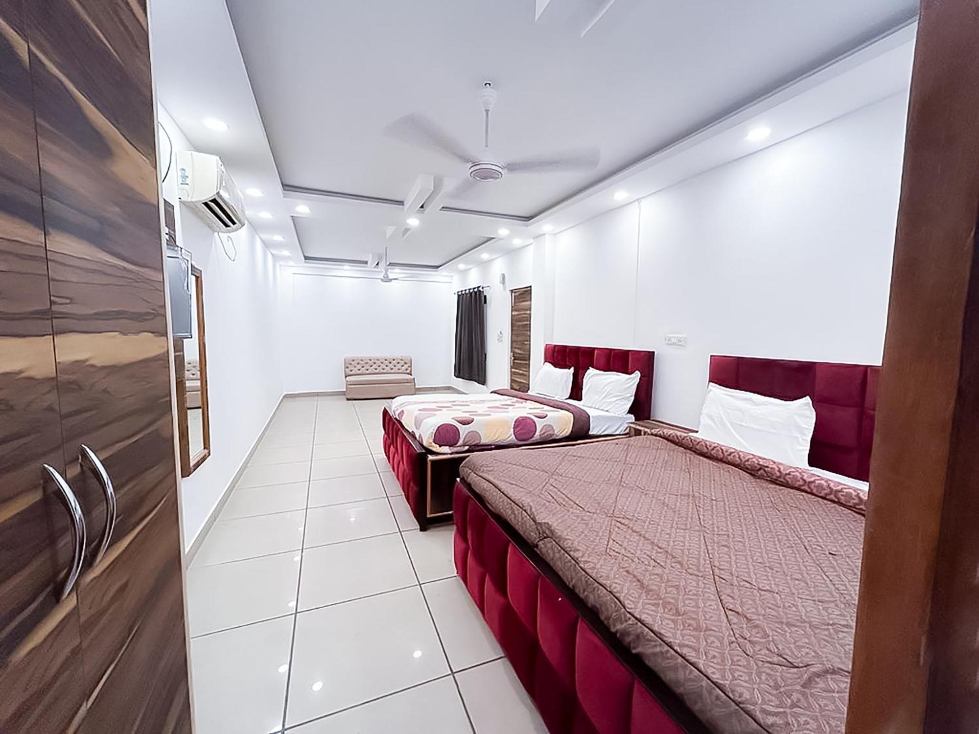 Hotel Js Garden - Near Jaypee Hospital 诺伊达 外观 照片