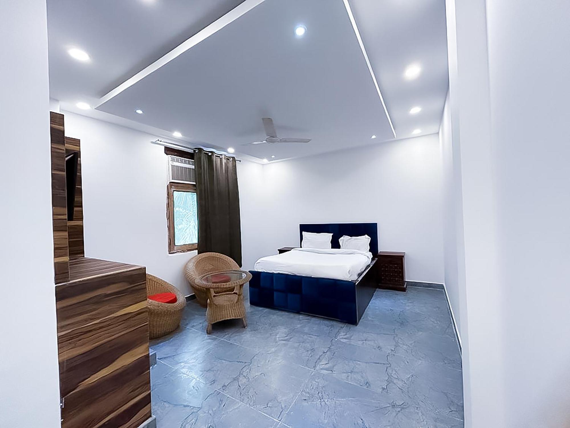 Hotel Js Garden - Near Jaypee Hospital 诺伊达 外观 照片